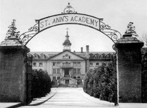 Portail d’entrée de l’Académie Sainte-Anne de Victoria (après 1886)